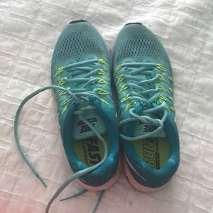 Nike size 8 Pegasus shoes